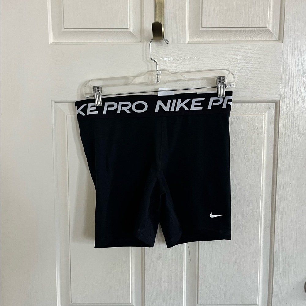 Nike Pro Mid-Rise Shorts